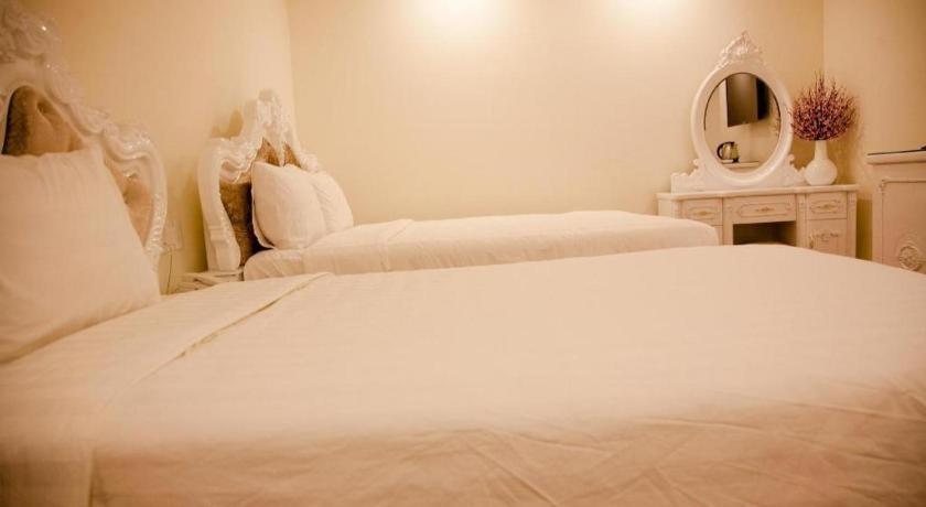 Hoa Sen Vang Hotel Dalat Exterior photo